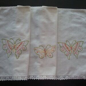 Vintage Butterfly Motif Table/Dresser Scarf